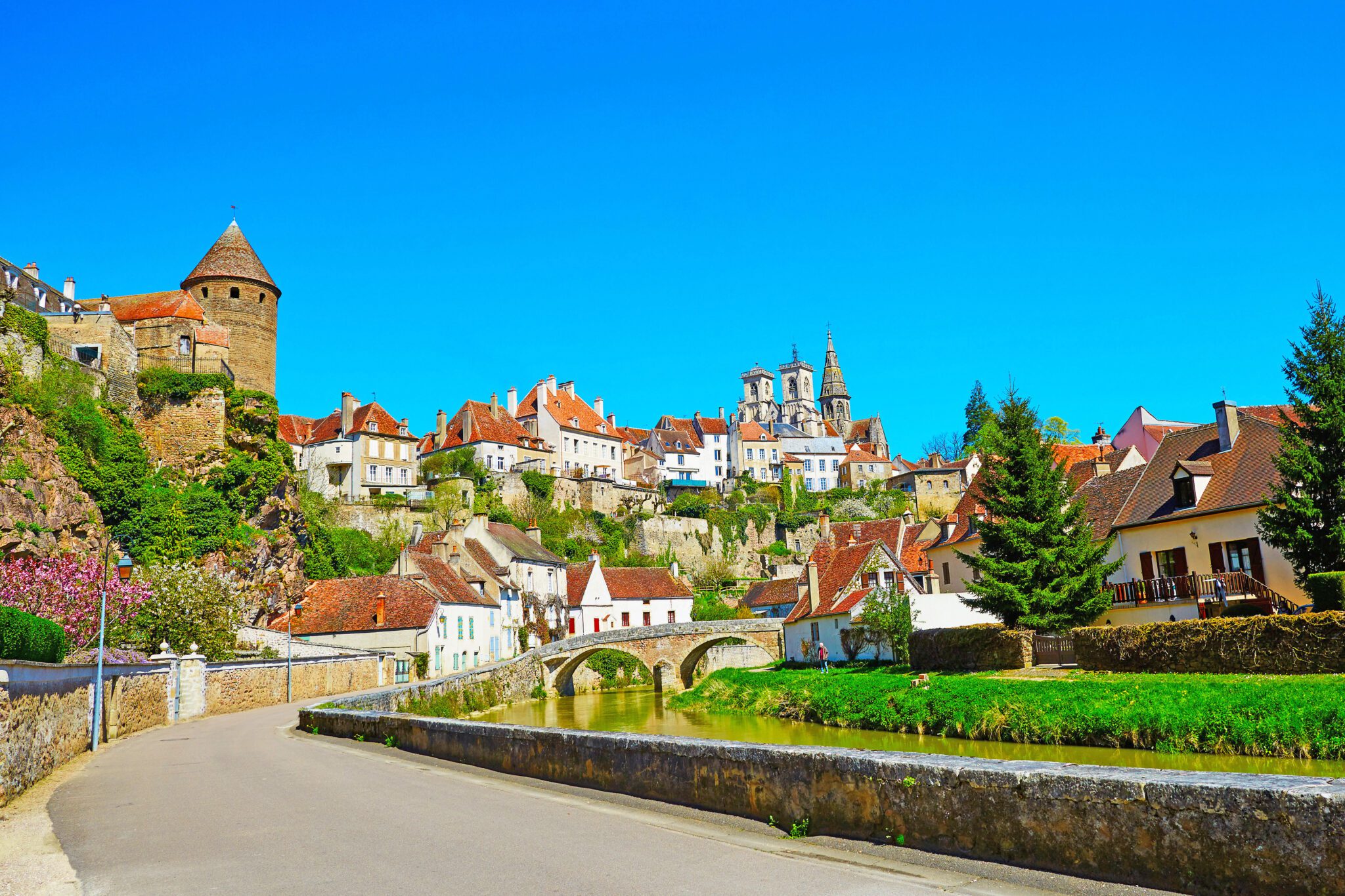 Semur-en-Auxois-2-scaled image